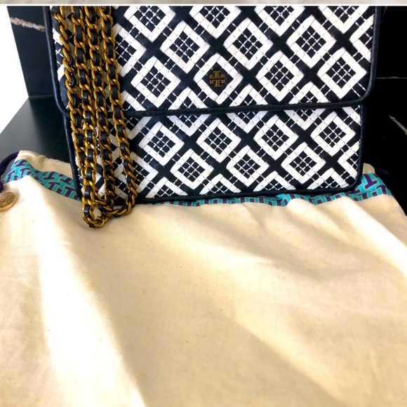 💕SALE💕Tory Burch Robinson woven satchel - Picture 8 of 9